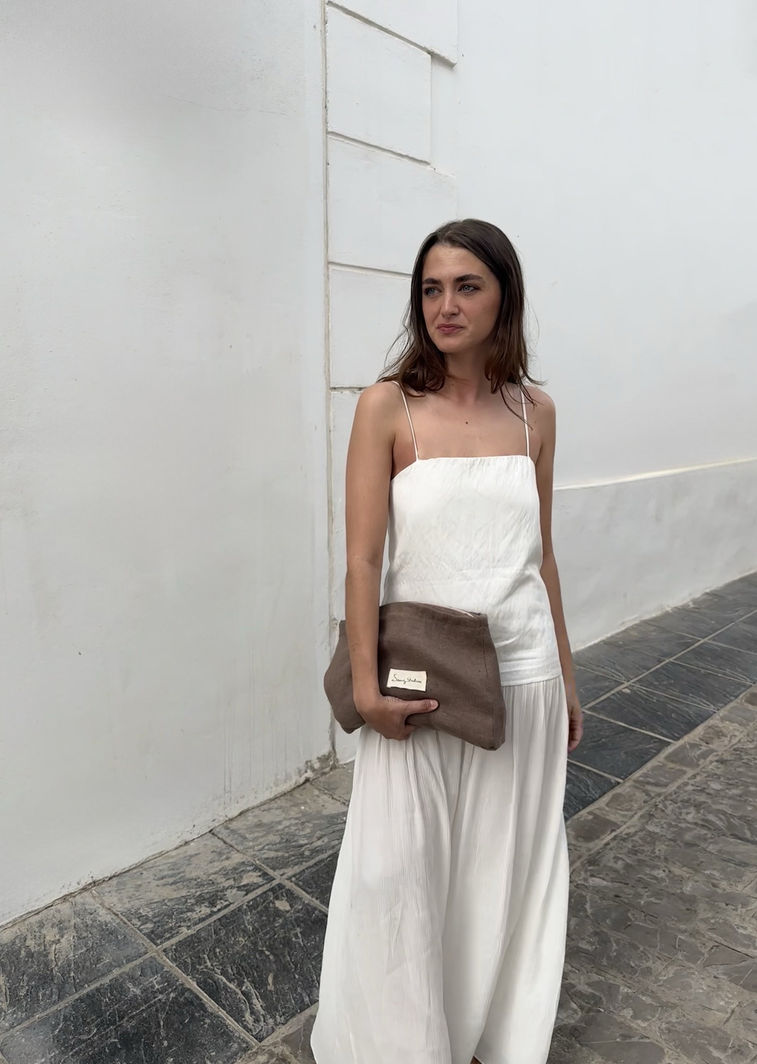 BOLSO DE MANO MOCA